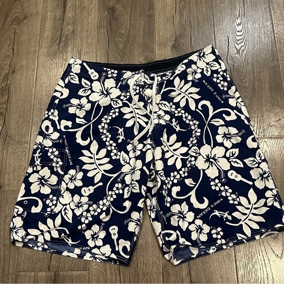Hawaiian Print Men's Swim Trunks Board Shorts Guitar Gecko Floral Vacation Sz 38 - Picture 2 of 9